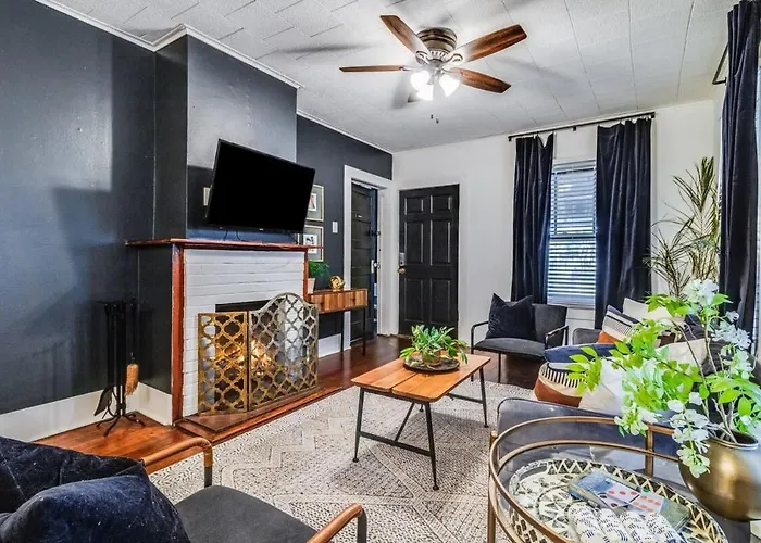4br Downtown Lafayette-garden Parking Walk To Arts District Lafayette